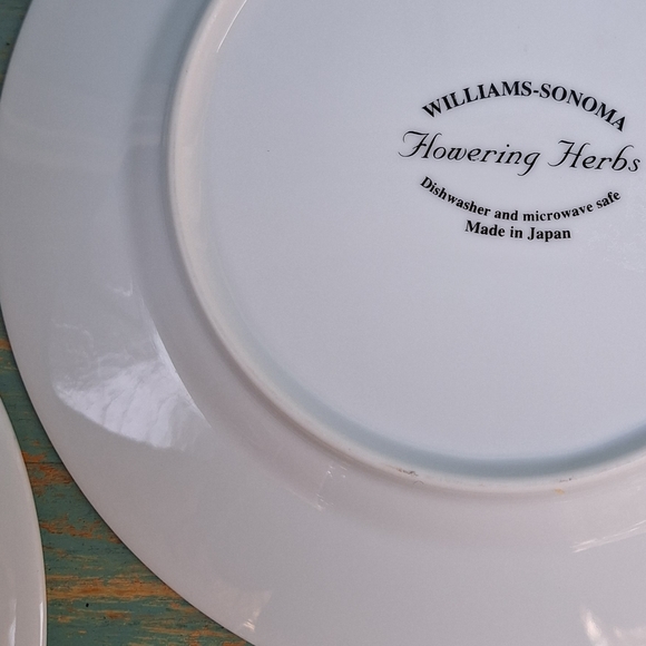 2 Salad Plates Flowering Herbs Williams Sonoma Butterfly Bumblebee Honey Bee Set - Picture 15 of 15
